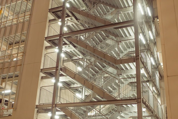 Fototapeta premium 高層ビルの外階段