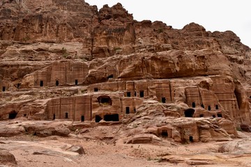 tombs in petra jordan