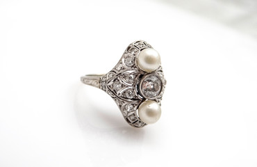 Diamant ring mit perlen