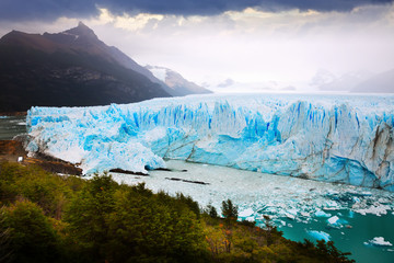 Fototapeta na wymiar Glacier Perito Moreno and mountains