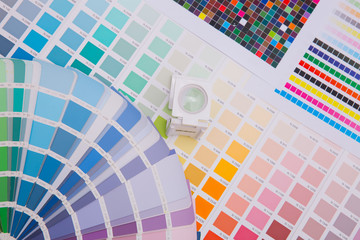 Press color management. Cmyk stripe loupe and color palettes. Commercial printing. Choose a color.