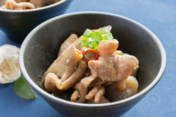 豚モツの味噌煮