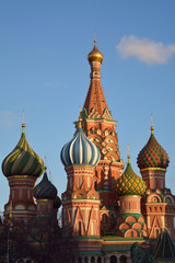 Fototapeta na wymiar St. Basil's Cathedral on Red square, Moscow, Russia in the sunny evening.