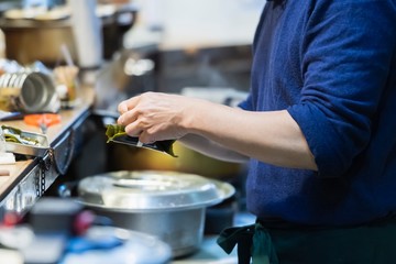 おでんの仕込み　こんぶ