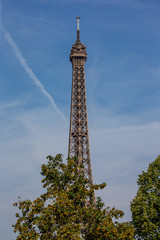 LA TOUR EIFFEL