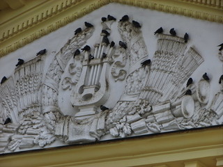 Голуби на Рязанском театре драмы