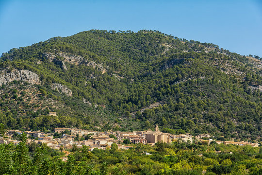 Die Stadt Caimari auf Mallorca
