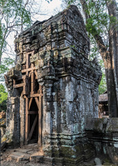 Naklejka premium Archaeological Landscape Prasat Krahom red bricks Hindu Temple in Koh Ker Cambodia