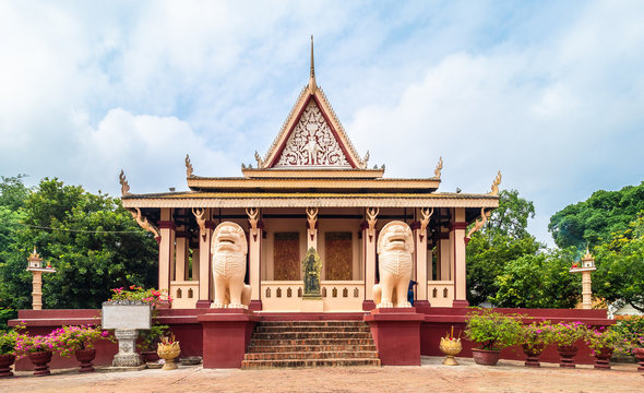 Wat Phnom Hill, Phnom Penh, Cambodia