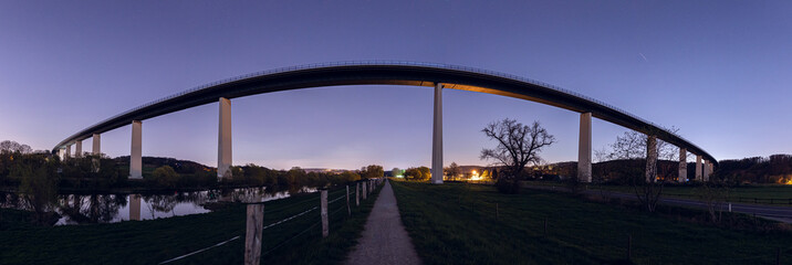 Ruhrtalbrücke bei Nacht