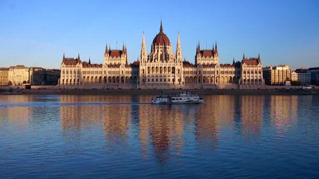 Budapest, Time-lapse of Hungarian Parliament at sunset, Czech Republic