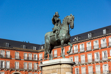 Fototapeta na wymiar Plaza Mayor in city of Madrid, Spain