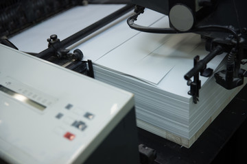 Offset printing machine and cutting machione for typography