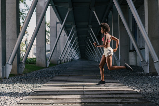 Sunny run in the city