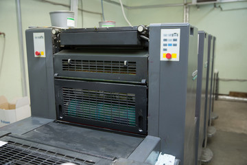 Offset printing machine and cutting machione for typography
