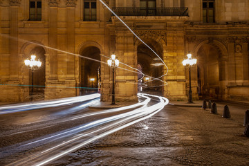 LE LOUVRE LA NUIT