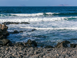 Olas en La Caleta. Lanzarote. Islas Canarias. España. Europa.