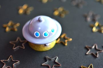 ＵＦＯ（宇宙船）　空を飛ぶイメージ
