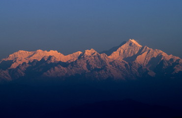 Fototapeta na wymiar Kanchanjung a range, Himalayas, India