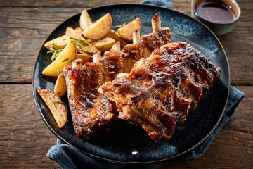 Grilled or barbecued spicy marinated ribs