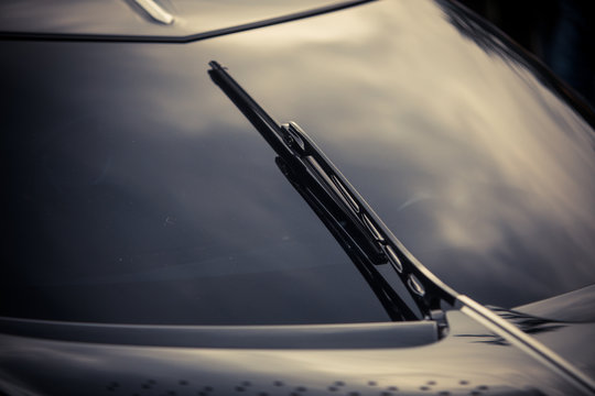 Modern car windscreen wipers