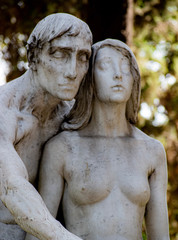 Fototapeta na wymiar statue of angel in cemetery