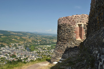 Vue depuis le château de Calmont à Espalion, Lot, France