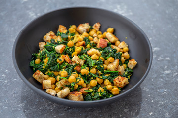 Chickpeas with spinach with bread