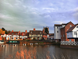 Tewekesbury River Scene © trgowanlock