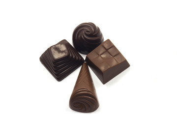assortimento di cioccolatini di vari gusti e forme