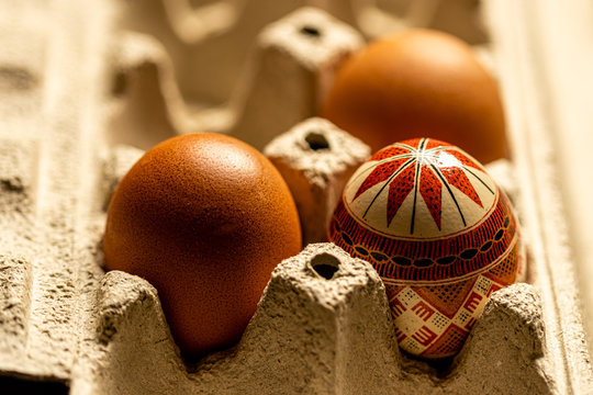 Pêssanka ou Pysanka, ovo colorido a mão de origem eslava