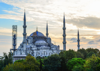 Fototapeta na wymiar Famous Blue Mosque at twilight
