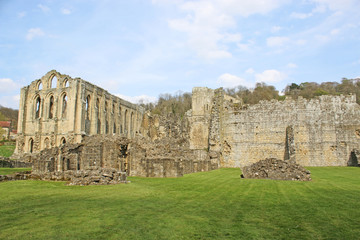 Fototapeta na wymiar Rivaulx Abbey, Yorkshire