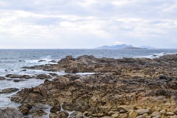 Fototapeta na wymiar View of the rocky coast in Galicia