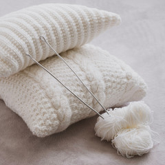 White knitting set
