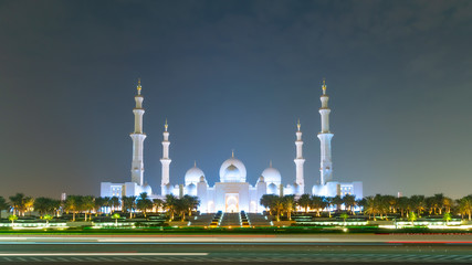 Fototapeta na wymiar Sheikh Zayed Grand Mosque in Abu Dhabi UAE, shot at night. The largest mosque in the country.