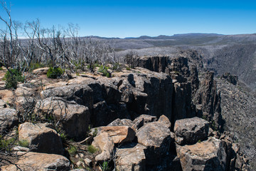 Cliffs along Devil's Gullet in the highlands of Tasmania, Australia