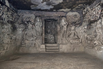 Obraz premium Cave 32 : Mahavira on Lion throne with Matanga and Ambika, Ellora Caves, Aurangabad, Maharashtra, India