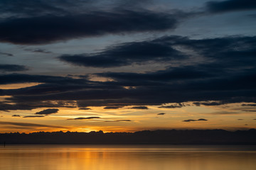Fototapeta premium Sonnenaufgang Alpen Bodensee