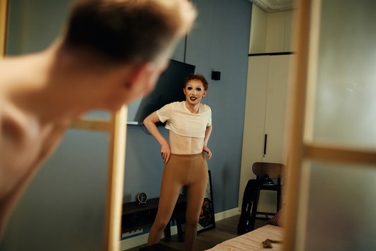 Drag Queen Dressing Up