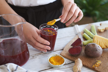 Raw cold pressed vegetable and fruit juice