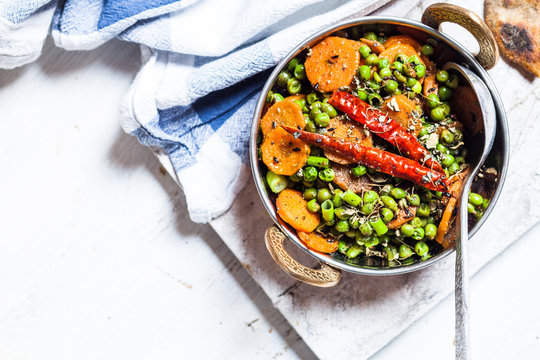 Gujar matar sabzi