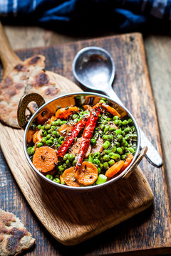 Gujar matar sabzi