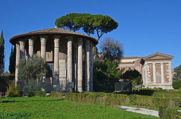 Fototapeta na wymiar Forum Boarium mit Portunustempel, Rom