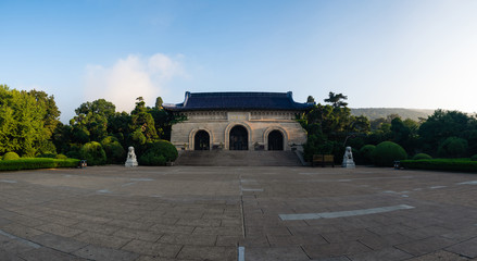 Fototapeta na wymiar The Sun Yat-sen Mausoleum in the Morning