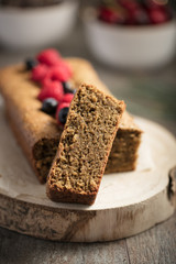 Gâteau moelleux épices et fruits