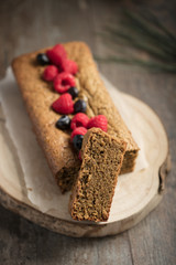 Gâteau moelleux épices et fruits