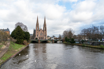 Fototapeta na wymiar view of the Saint Paul's Church of Strasbourg on a cool winter day