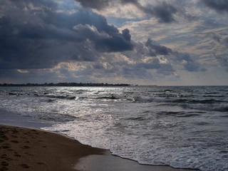 Тучи над морем