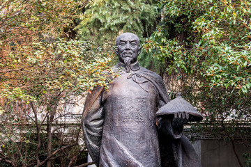  Statue of Lin Zexu, a Chinese scholar-official of the Qing dynasty best known for his role in forceful opposition to the opium trade and  First Opium War of 1839–1942 - obrazy, fototapety, plakaty
